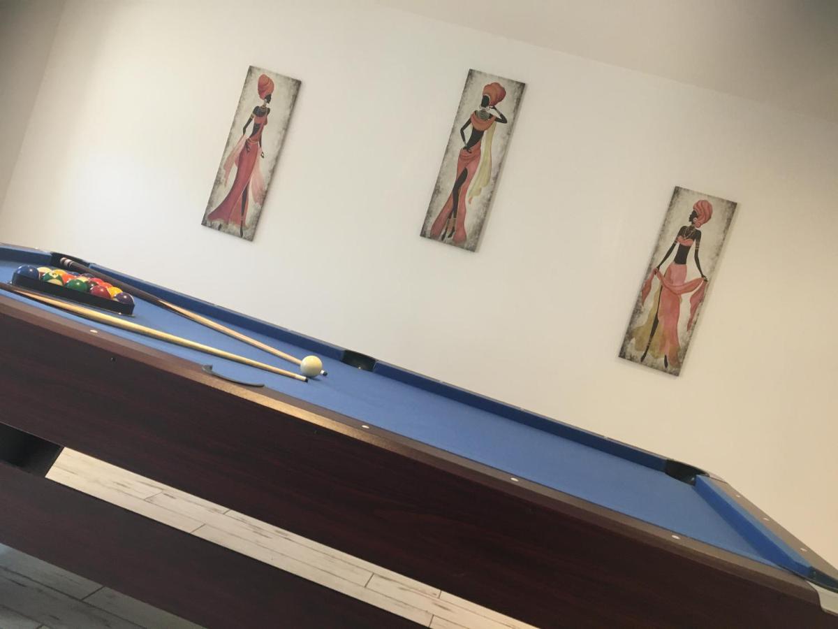 Logement Detente Avec Jacuzzi Et Billard Americain Villa Fournols Luaran gambar